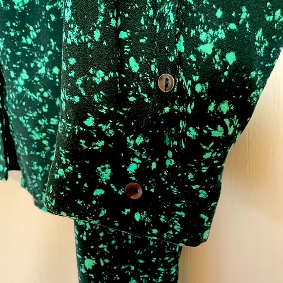 Apt.9 Women’s 0X size Deep Green and Mint long sleeve blouse with button front - Picture 2 of 5